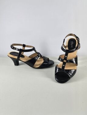 Softspots Black Embossed Leather T-Strap Heels Sandals Women’s 9W Wide